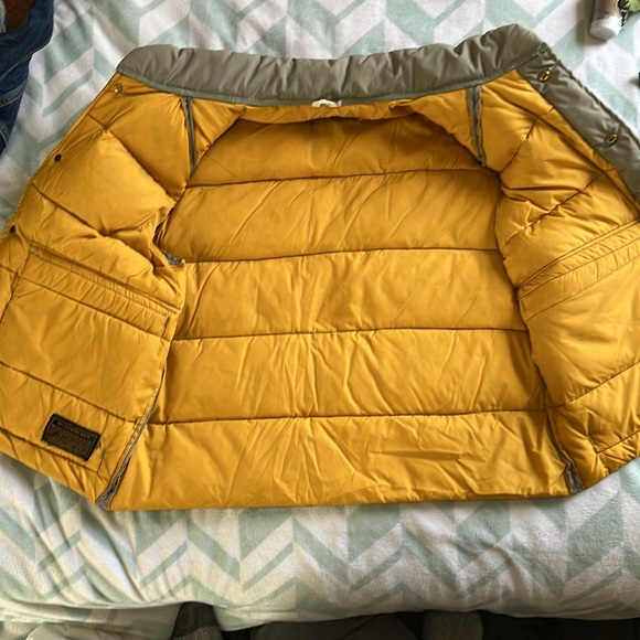 Eddie Bauer thick vest - Picture 3 of 3